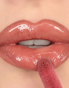 ريفليوشن ملمع شفاه بوت بومب بلومب# كوكي